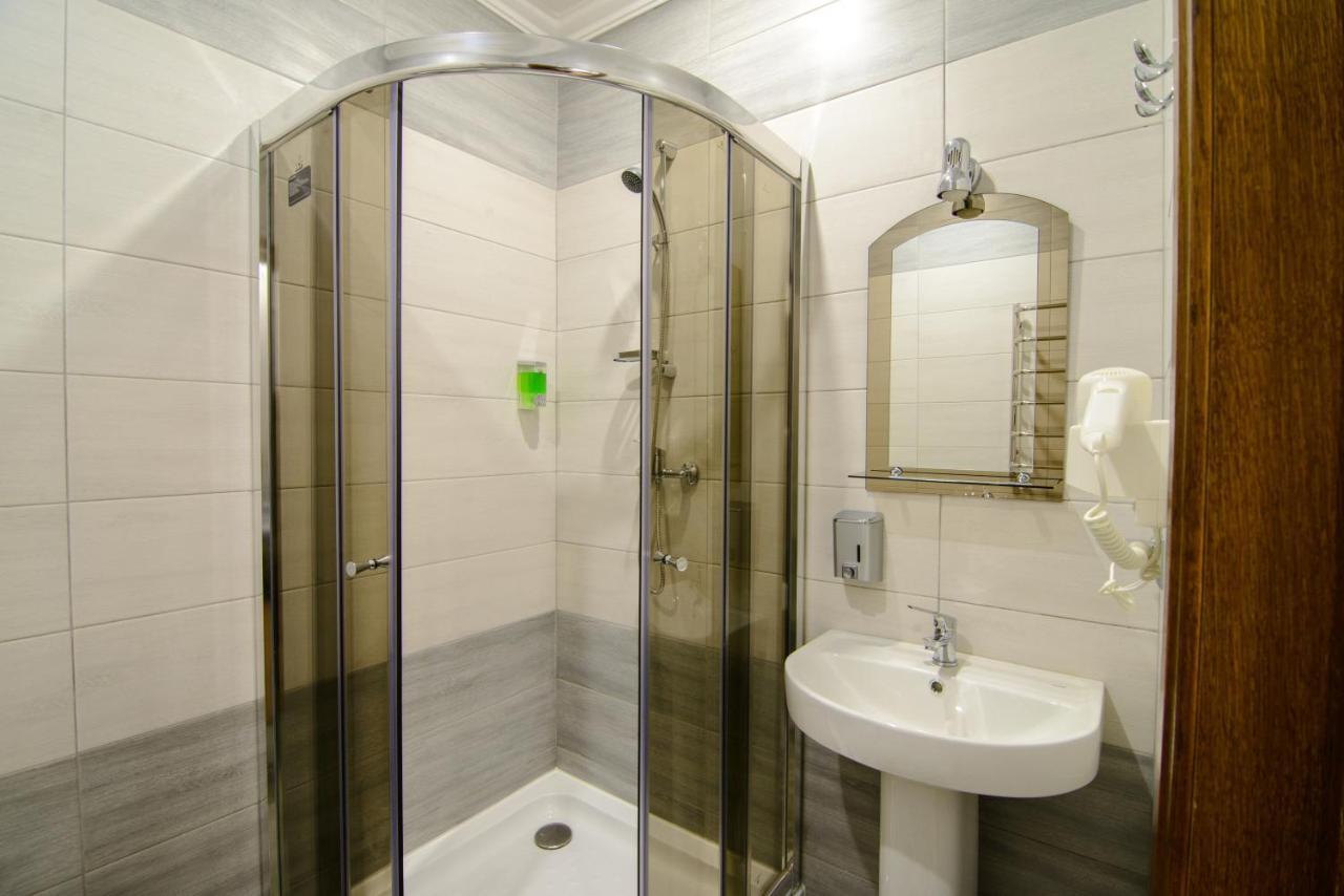 Premium Hostel Lviv Exteriör bild